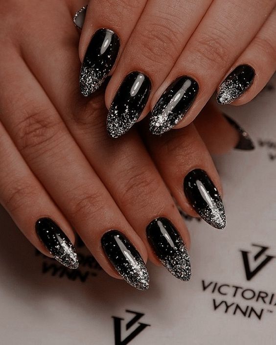 Como fazer unhas de gel preto e branco: passo a passo para iniciantes