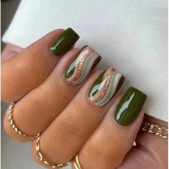 inspirações de unhas em gel verde militar