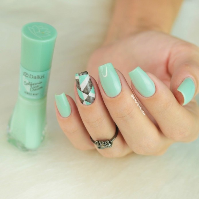 erros comuns ao pintar unha verde água