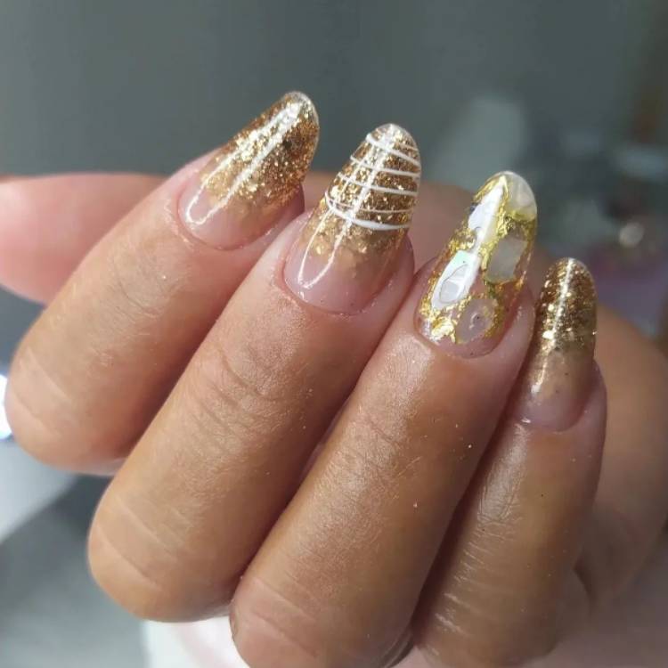 ideias de decoração de unhas para fim de ano