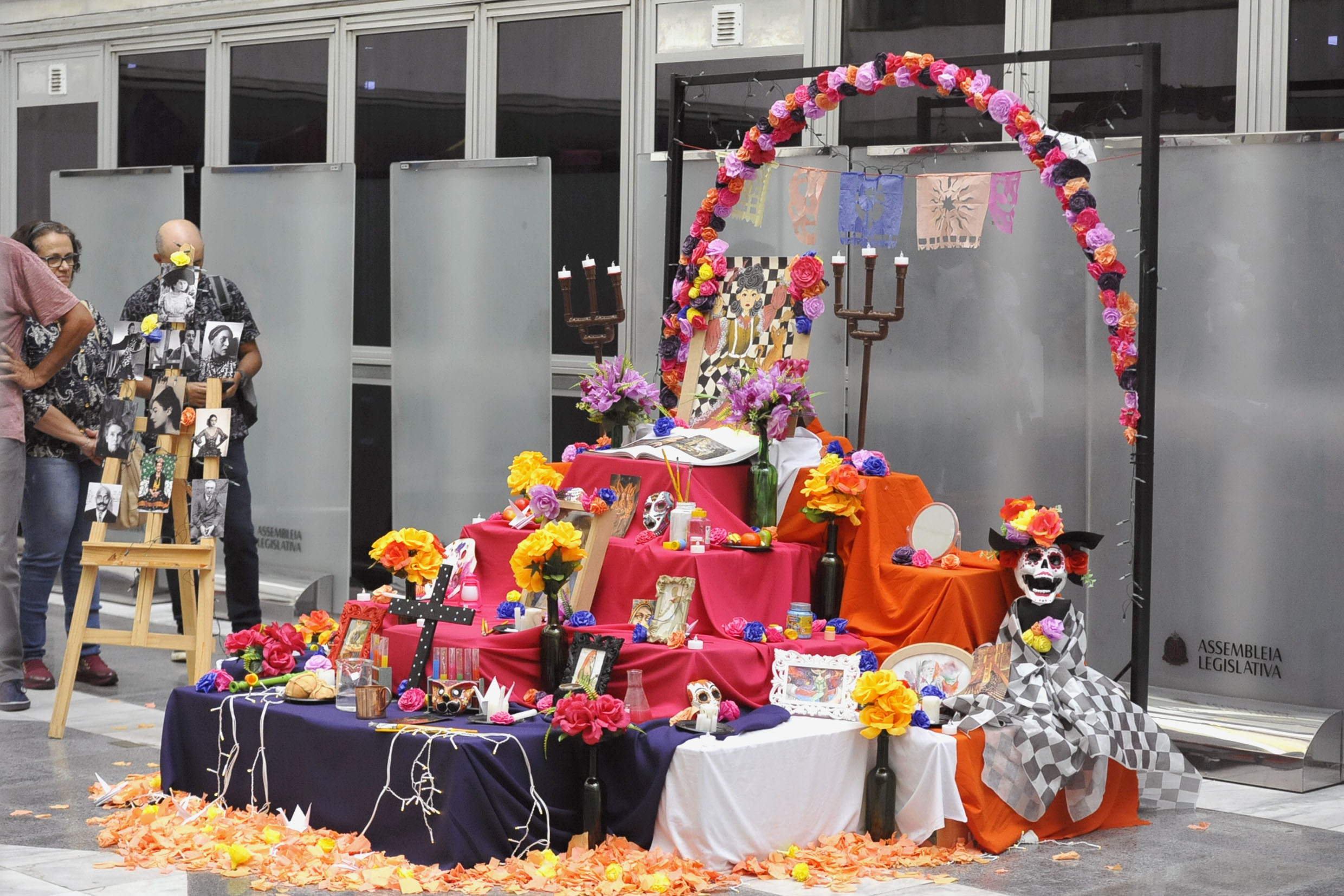 decoração dia dos mortos vs halloween