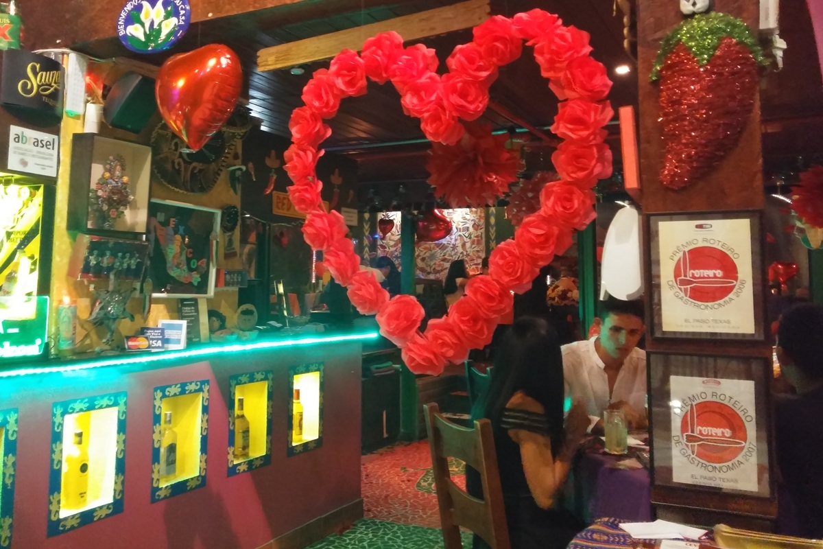 decoração dia dos namorados restaurante