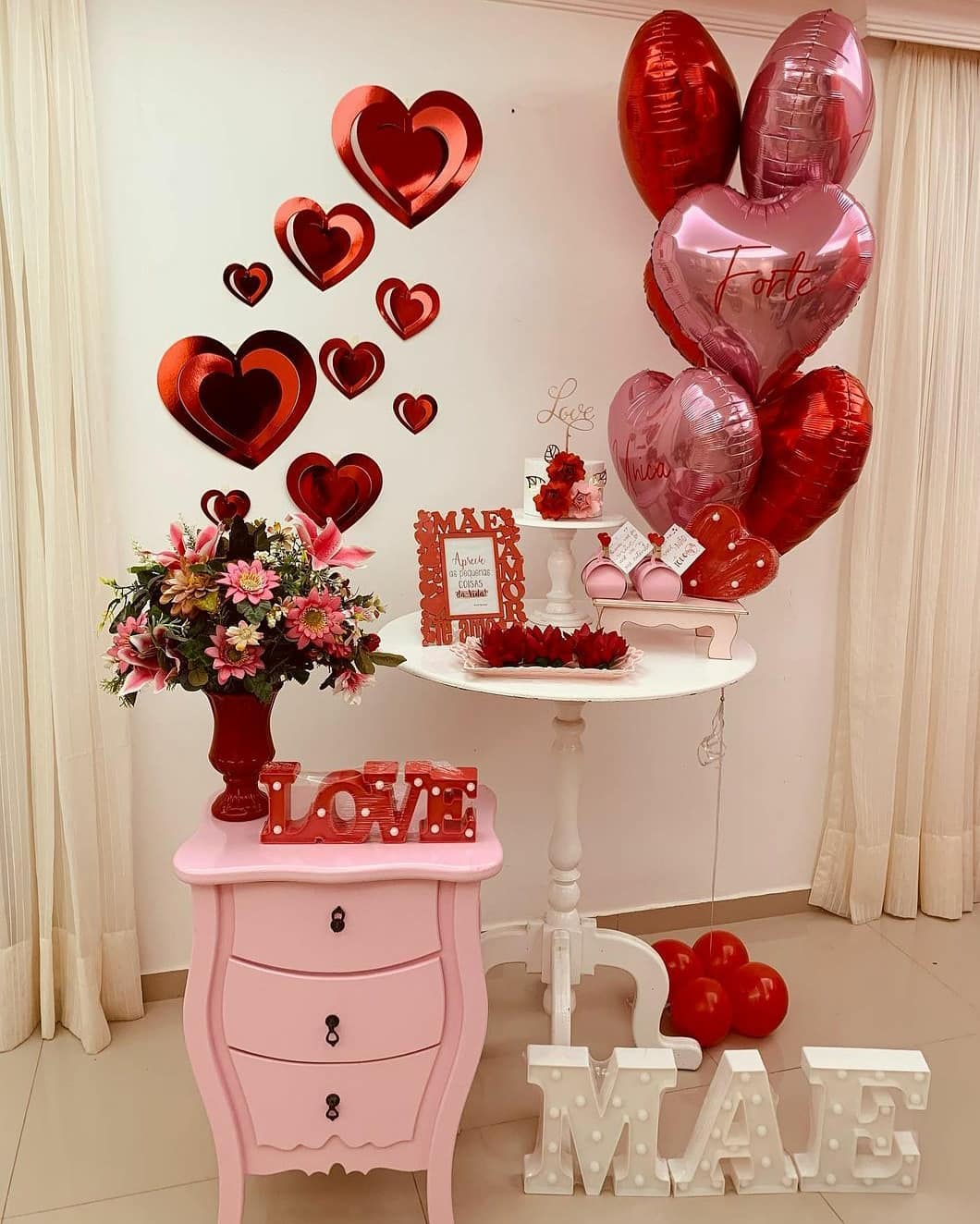 decoração dia da mulher para escritório pequeno