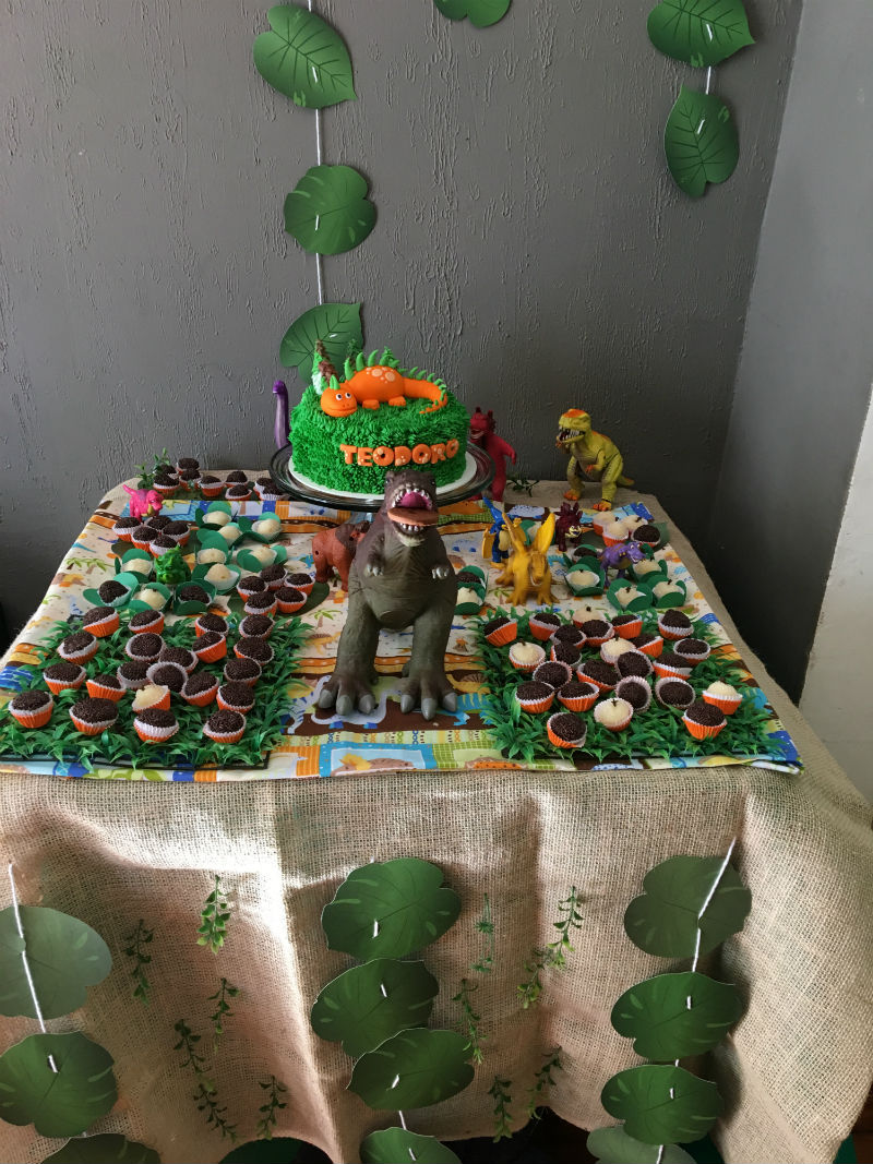decoração dinossauro simples