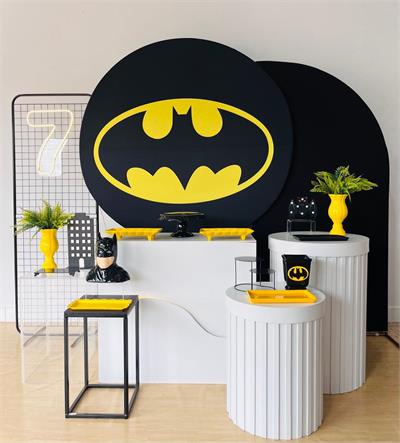 Decoração Batman: Clássico vs. Sombrio - Qual Estilo Escolher?