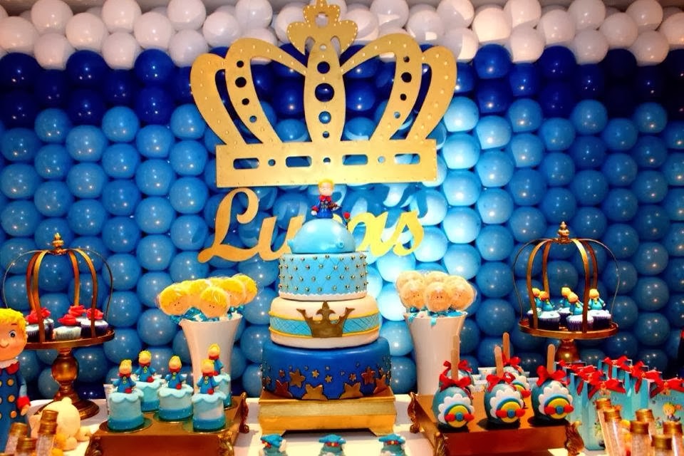 5 Ideias Criativas para uma Festa do Pequeno Príncipe Inesquecível
Como Montar uma Mesa Principal Encantadora com o Tema Pequeno Príncipe
Decoração de Quarto Infantil: Transformando o Espaço com o Pequeno Príncipe
Lembrancinhas do Pequeno Príncipe: Opções Criativas e Significativas
Paleta de Cores e Elementos Essenciais para a Decoração do Pequeno Príncipe