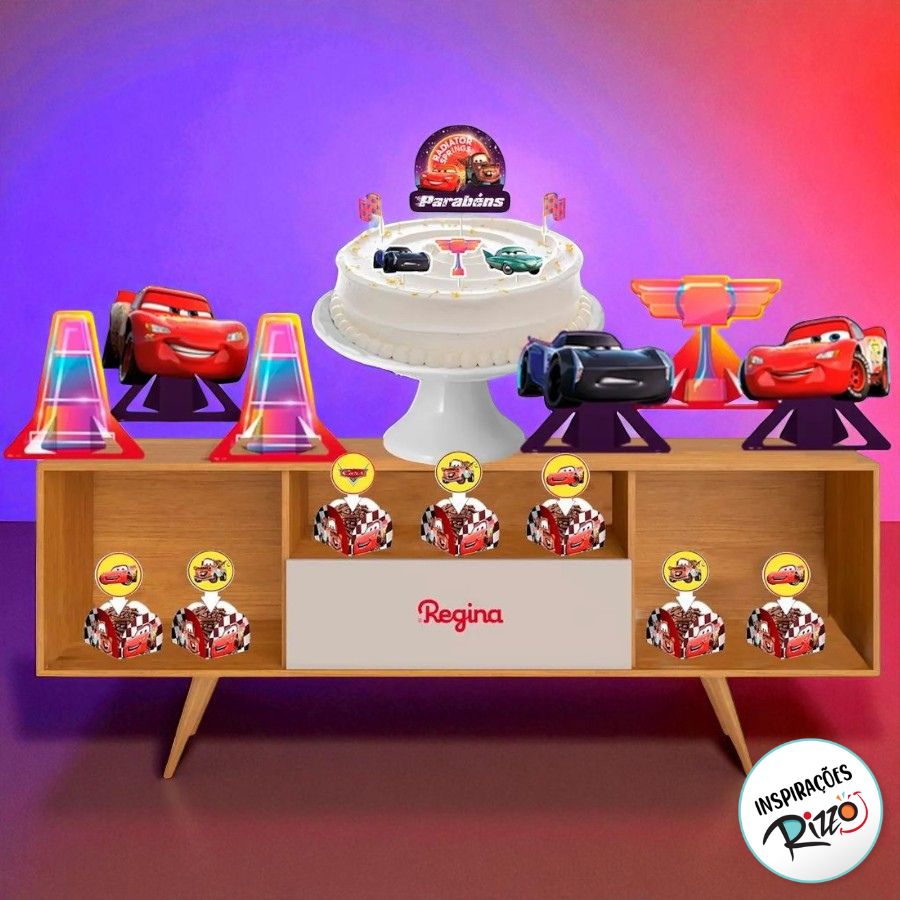 melhor cama carro mcqueen ou adesivo parede