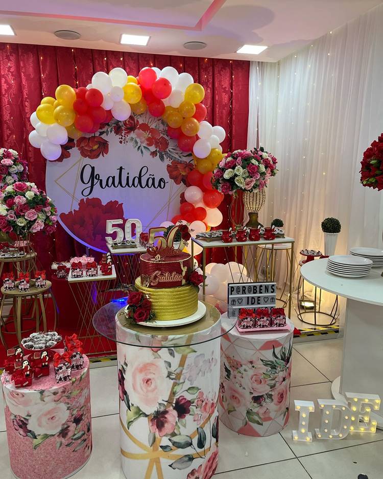 evitar excesso vermelho dourado decoração