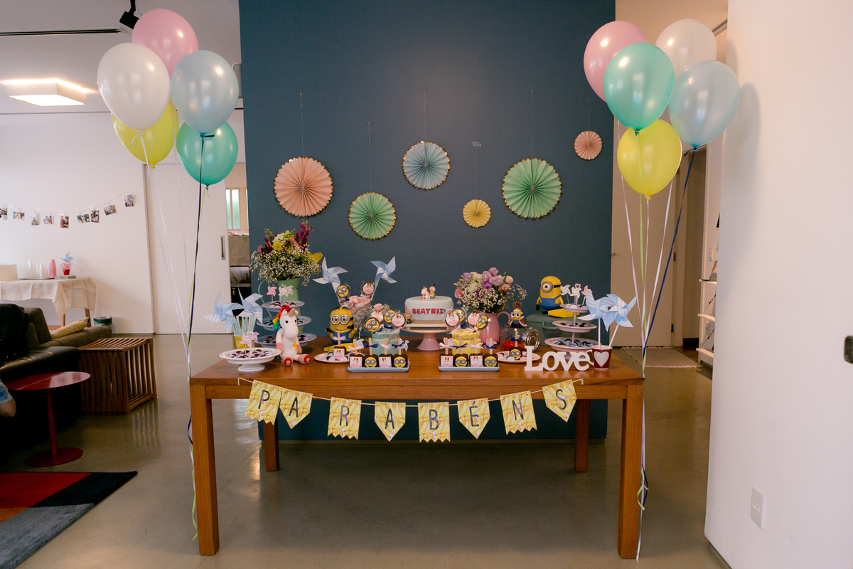 DIY: Painéis Criativos com Balões de LED para Festas em Casa