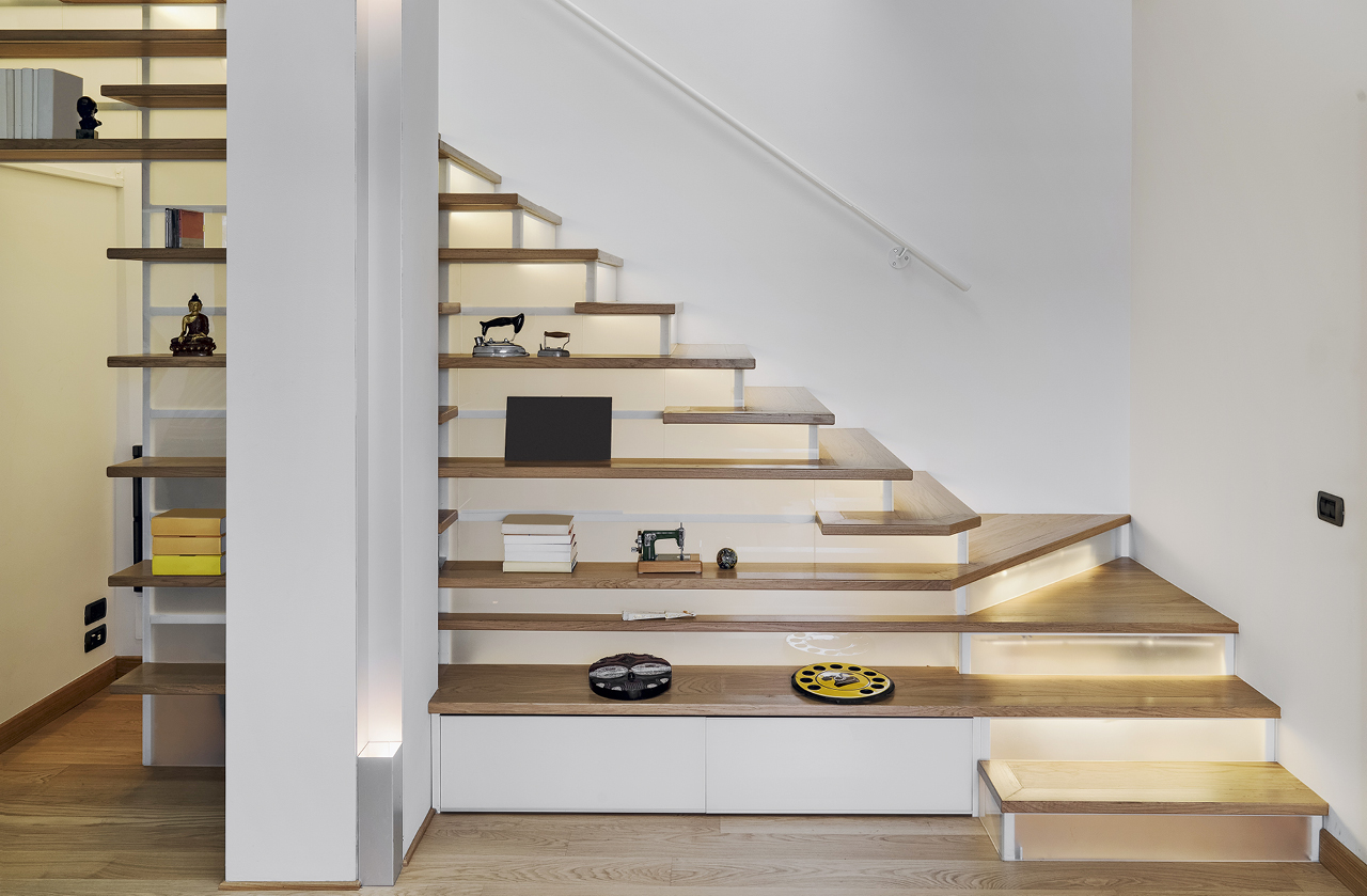 Armários Planejados para Escadas: Soluções Inteligentes de Armazenamento