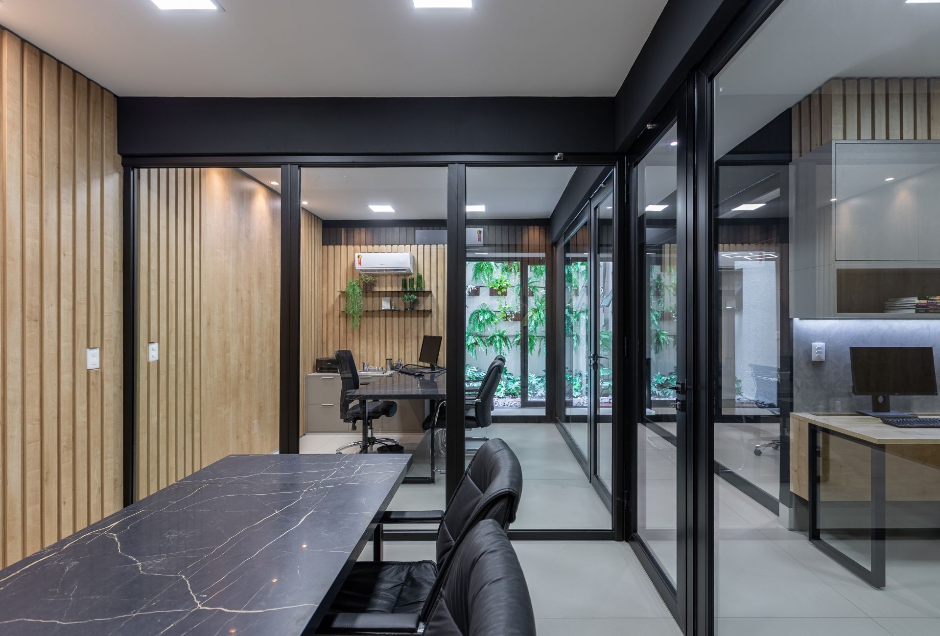 Top 10 Itens Essenciais para Organizar sua Mesa de Trabalho e Aumentar a Produtividade