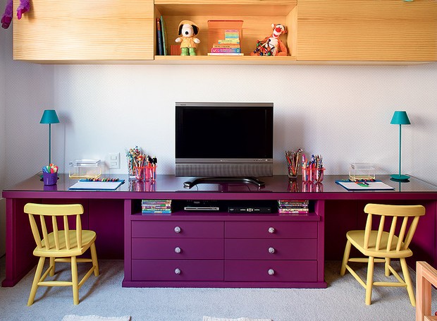 Como escolher a luminária de mesa ideal para seu home office