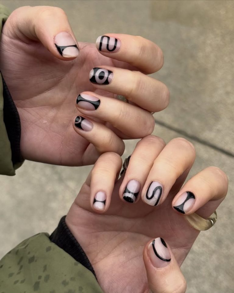 Tendências de decoração com esmalte preto: do minimalista ao ousado