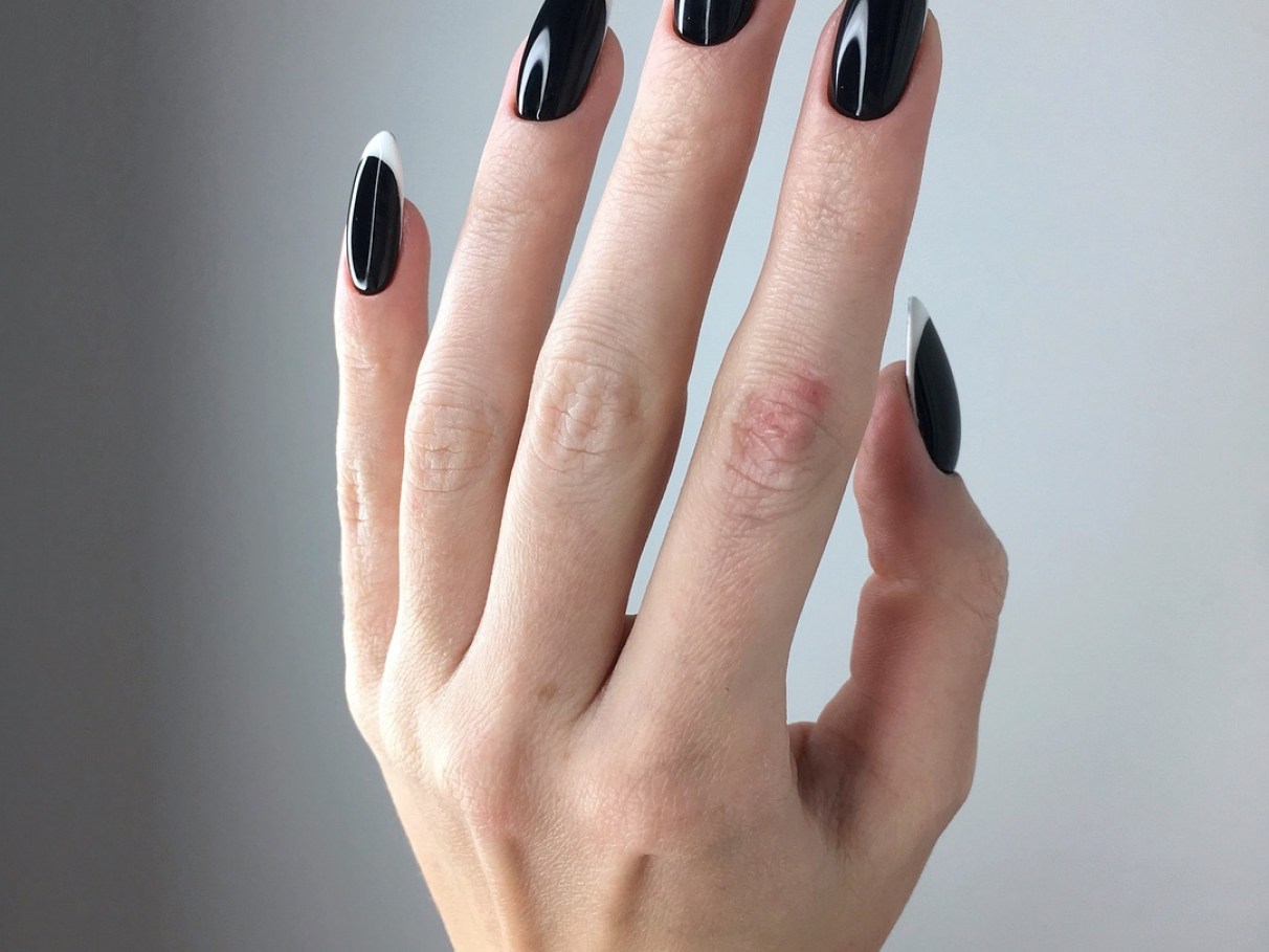 Esmalte preto fosco vs. acetinado: qual escolher para seu projeto?