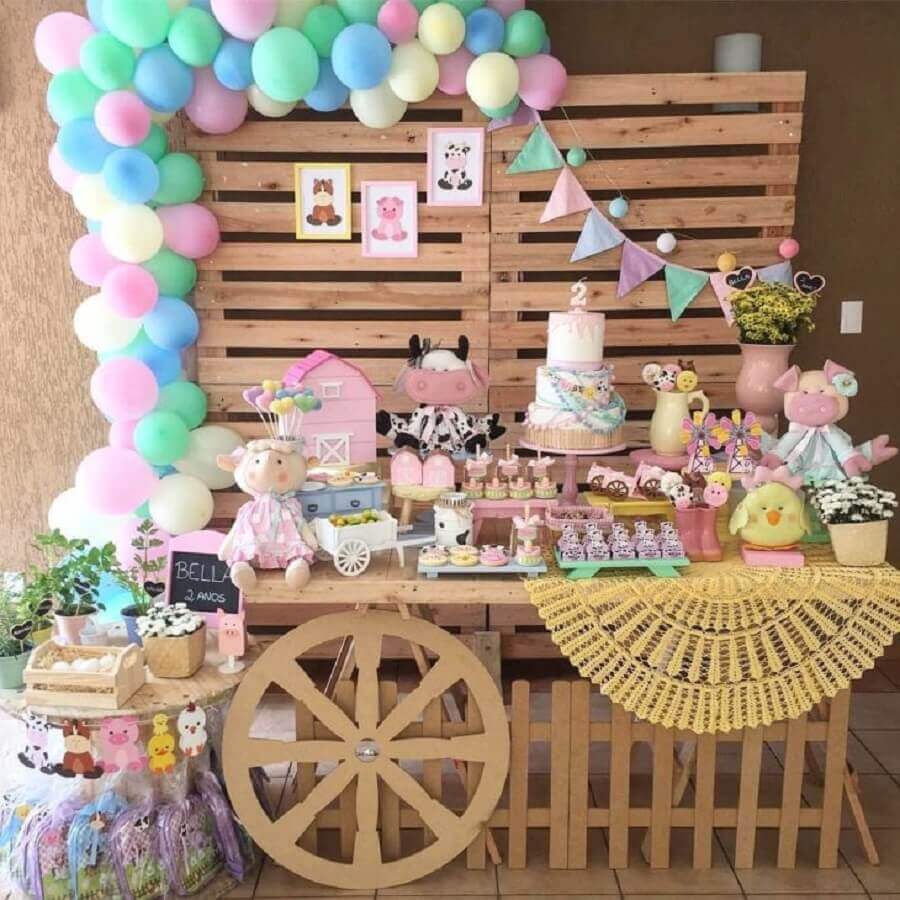 5 ideias de títulos para posts sobre decoração de fazendinha para menina:
1. Encante com a Fazendinha Rosa: Ideias Criativas para a Festa da Sua Menina.
2. Do Rústico ao Doce: Transformando a Decoração de Fazendinha.
3. Elementos Essenciais para uma Mesa de Fazendinha Inesquecível.
4. Onde Comprar os Itens Perfeitos para sua Festa Fazendinha.
5. Fazendinha Candy Colors: A Tendência que Vai Conquistar sua Festa.