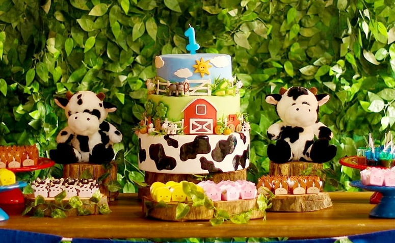 5 ideias de títulos para posts sobre decoração de fazendinha para menina:
1. Encante com a Fazendinha Rosa: Ideias Criativas para a Festa da Sua Menina.
2. Do Rústico ao Doce: Transformando a Decoração de Fazendinha.
3. Elementos Essenciais para uma Mesa de Fazendinha Inesquecível.
4. Onde Comprar os Itens Perfeitos para sua Festa Fazendinha.
5. Fazendinha Candy Colors: A Tendência que Vai Conquistar sua Festa.