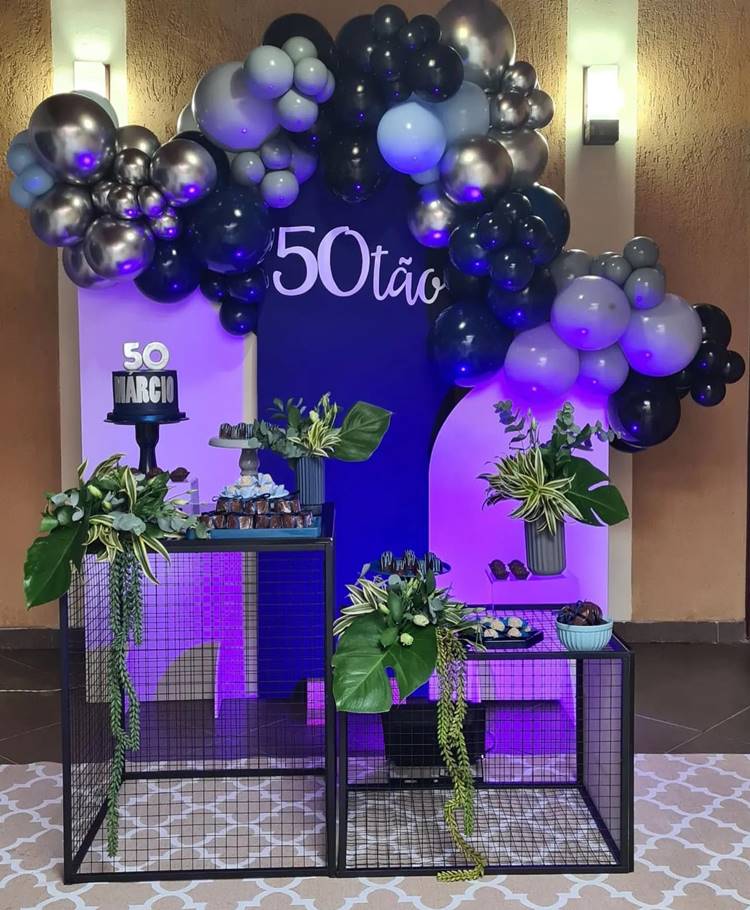 decoração festa 18 anos feminina simples preto e dourado