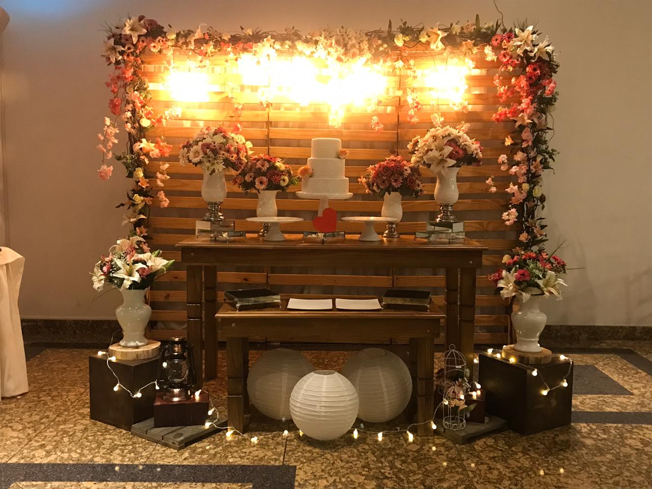 5 ideias de títulos:
1. Decoração de Festa Masculina: Tendências e Temas que Impressionam
2. Guia Completo: Como Decorar uma Festa de Aniversário Masculina Inesquecível
3. Do Boteco ao Minimalismo: Estilos de Decoração para Festas de Adulto Masculina
4. Itens Essenciais para uma Decoração de Festa Masculina Moderna
5. Inspirações de Cores e Temas para a Festa de Aniversário do Seu Homem