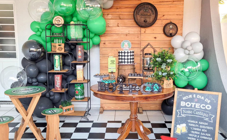 5 ideias de títulos:
1. Decoração de Festa Masculina: Tendências e Temas que Impressionam
2. Guia Completo: Como Decorar uma Festa de Aniversário Masculina Inesquecível
3. Do Boteco ao Minimalismo: Estilos de Decoração para Festas de Adulto Masculina
4. Itens Essenciais para uma Decoração de Festa Masculina Moderna
5. Inspirações de Cores e Temas para a Festa de Aniversário do Seu Homem