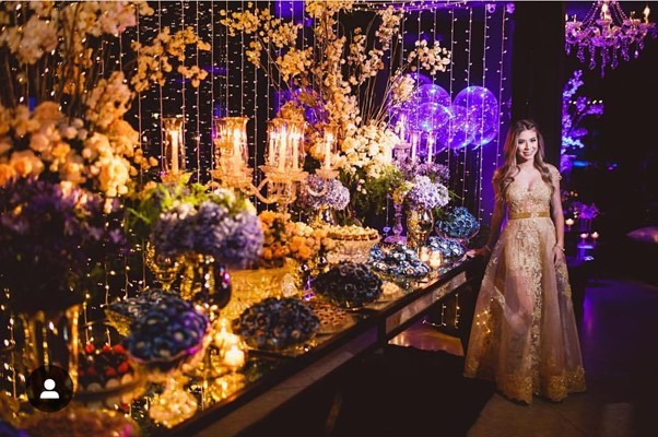 5 ideias de títulos:
1. Decoração de Festa de 15 Anos: As Tendências Mais Incríveis para 2026
2. Transforme sua Festa de 15 Anos em uma Balada VIP: Dicas de Decoração
3. Iluminação e Cores: Os Segredos para uma Decoração de 15 Anos Inesquecível
4. Elementos Essenciais para uma Decoração de Festa de 15 Anos de Sucesso
5. DIY ou Aluguel? Como Montar a Decoração Perfeita para seus 15 Anos