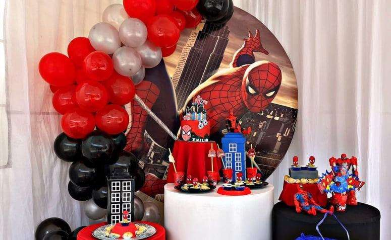 decoração festa do homem aranha