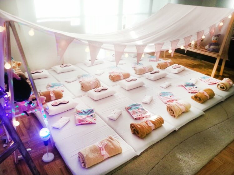 1. Como Montar uma Festa do Pijama Inesquecível para Crianças
2. Decoração Criativa para Festa do Pijama: Ideias que Encantam
3. Temas de Festa do Pijama para Todas as Idades: Do Infantil ao Adulto
4. Comidas e Atividades Divertidas para Animar sua Festa do Pijama
5. O Guia Completo para Organizar a Festa do Pijama Perfeita