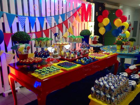 10 ideias criativas decoração festa infantil anos 90