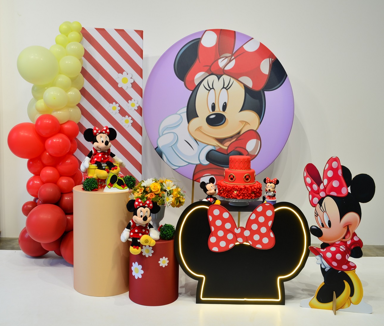ideias de decoração festa infantil minnie vermelha simples