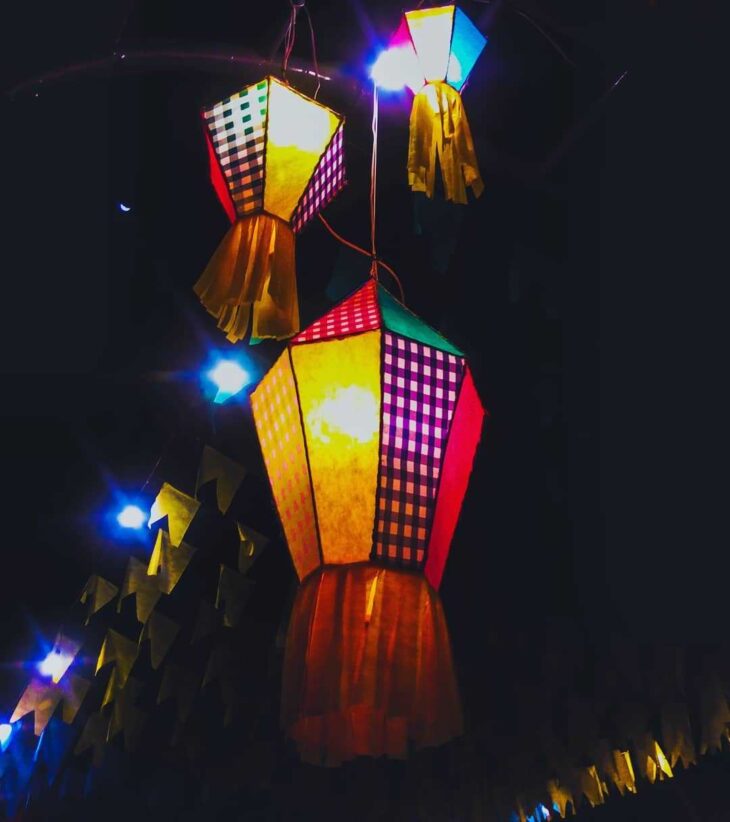 balão de papel vs balão de látex para festa junina