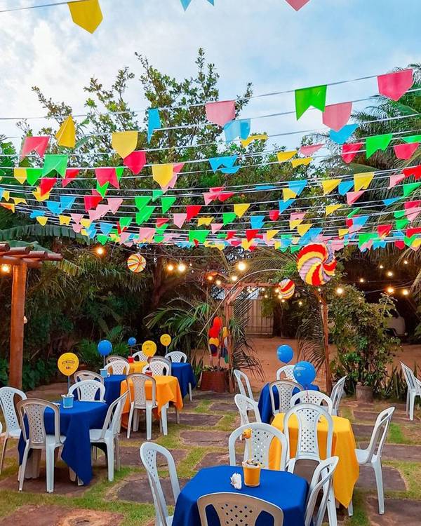 decoração festa junina simples quintal