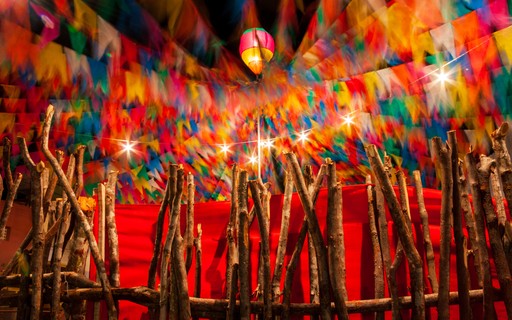 Como Fazer Bandeirinhas de Festa Junina com Materiais Reciclados