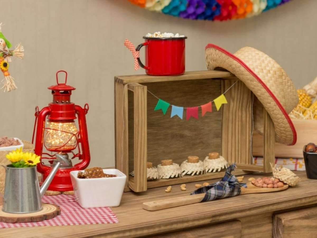 Como Fazer Bandeirinhas de Festa Junina com Materiais Reciclados