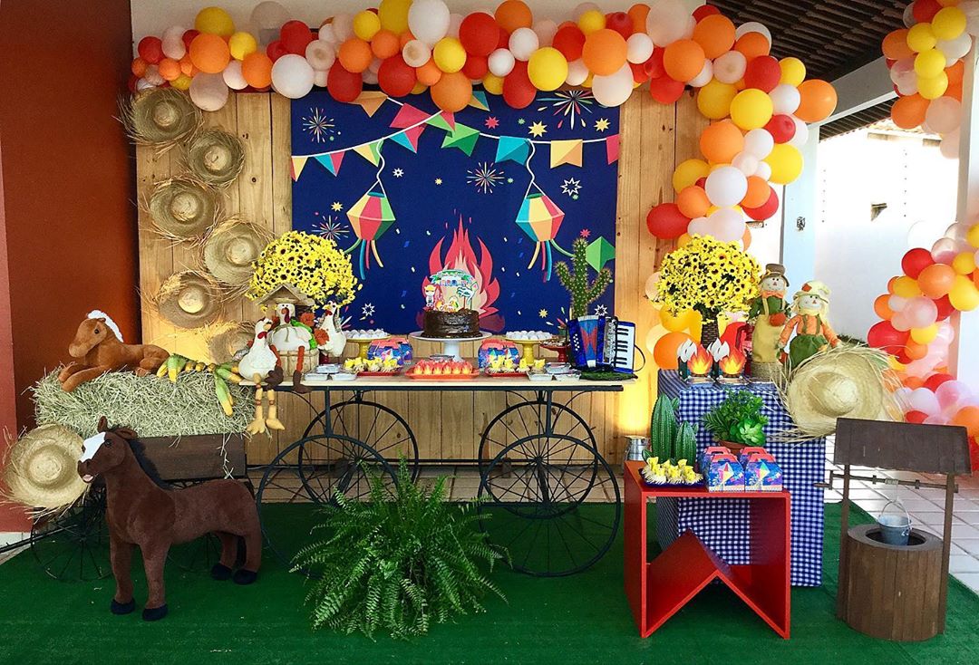 ideias criativas de painel para fotos festa junina