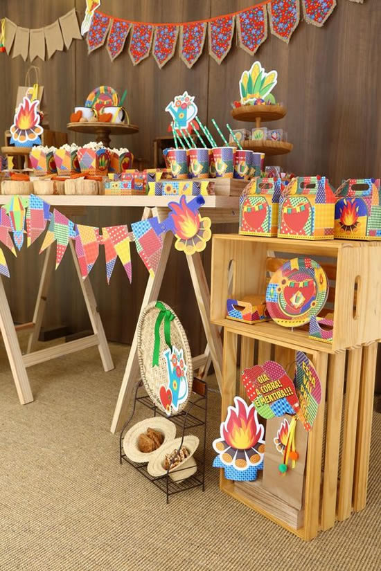 Como Fazer Centros de Mesa Juninos com Materiais Reciclados