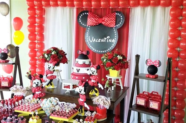 decoração minnie vermelha ou rosa qual escolher