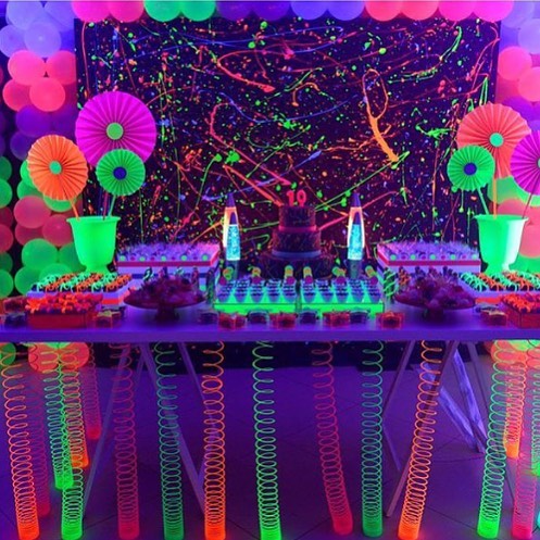 decoração festa neon