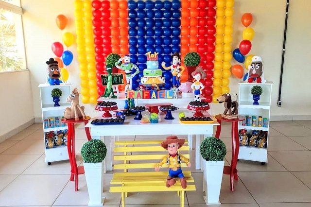 ideias criativas decoração festa toy story simples