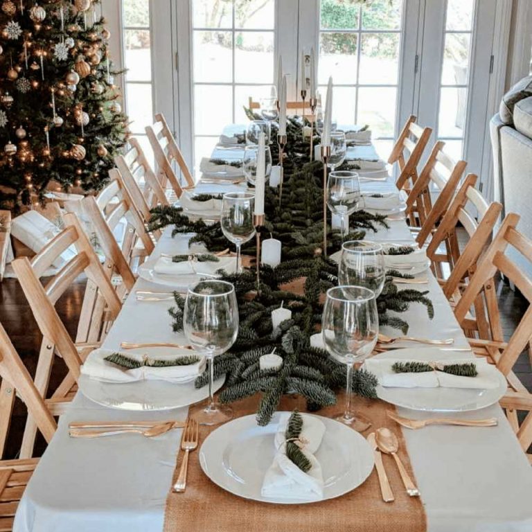 5 ideias de títulos:
1. Decoração de Natal 2025: As Cores e Estilos que Vão Dominar as Festas.
2. Réveillon 2026: Elementos Essenciais para uma Celebração Cheia de Prosperidade.
3. Mesa Posta de Final de Ano: Dicas para um Jantar Inesquecível.
4. Do Natal ao Ano Novo: Transições Elegantes na Decoração Festiva.
5. DIY Festivo: Crie Enfeites Únicos para o Final de Ano.