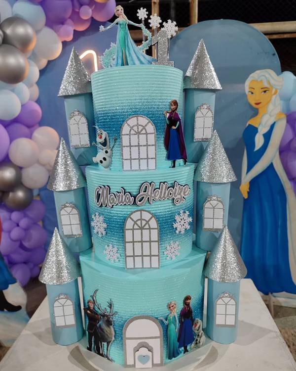 5 ideias de títulos:
1. Decoração de Festa Frozen: Guia Completo com Ideias Criativas
2. Transforme sua Festa com o Tema Frozen: Dicas Essenciais
3. Lembrancinhas Mágicas para Festa Frozen: Encante seus Convidados
4. Frozen 1 vs. Frozen 2: Qual Estilo de Decoração Escolher?
5. Kits de Decoração Frozen: Praticidade e Encanto para sua Festa