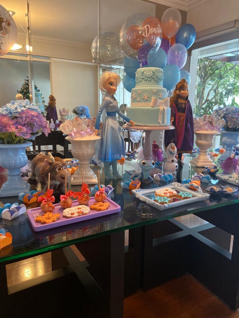 decoração frozen 2 simples