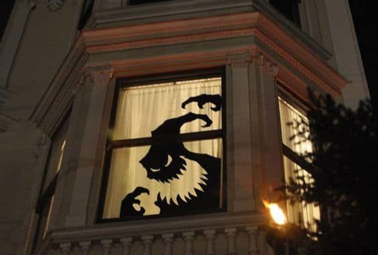 ideias criativas decoração halloween janela