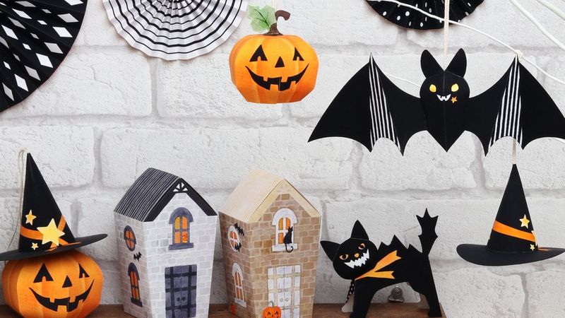 5 ideias de títulos:
1. Transforme seu Halloween com Decorações de Papel DIY
2. Guia Completo: Como Criar Decorações de Halloween com Impressora
3. Os Melhores Sites para Baixar Moldes Gratuitos de Halloween
4. Ideias Criativas de Decoração de Halloween para Fazer em Casa
5. Halloween Papercraft: Dicas e Inspirações para uma Festa Inesquecível