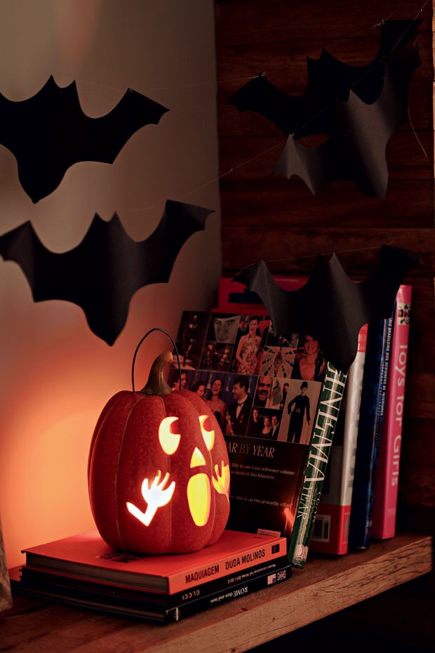 5 Ideias de Artesanato de Halloween com Materiais Recicláveis para Sala de Aula