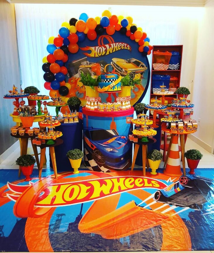 Transforme o Quarto do Seu Filho em uma Pista Hot Wheels: Ideias e DIY
