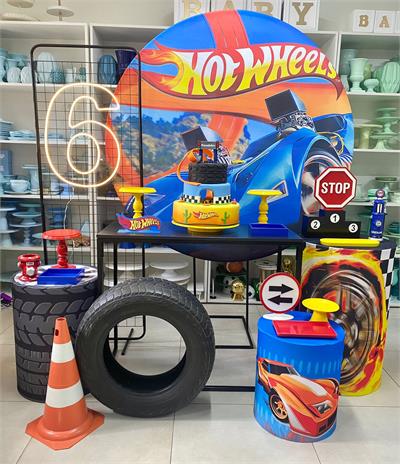 decoração hot wheels simples