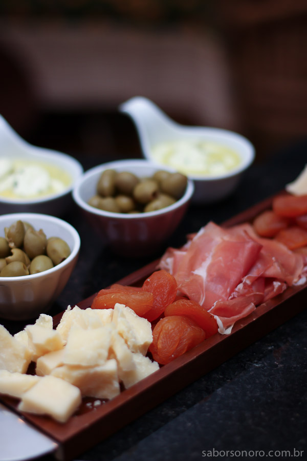 toalha xadrez ou linho para jantar italiano