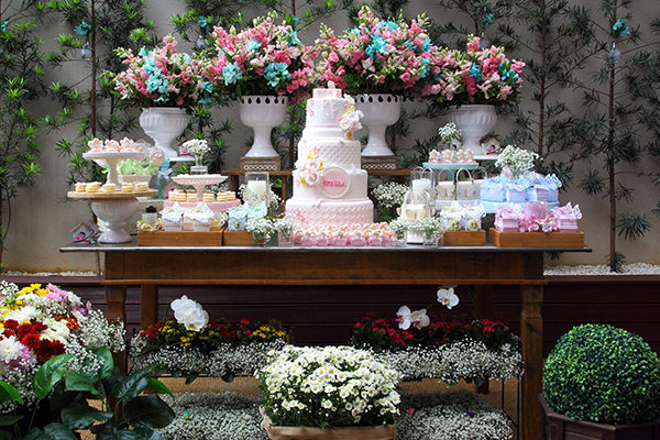 DIY: Crie seu Próprio Centro de Mesa de Borboletas para Festas