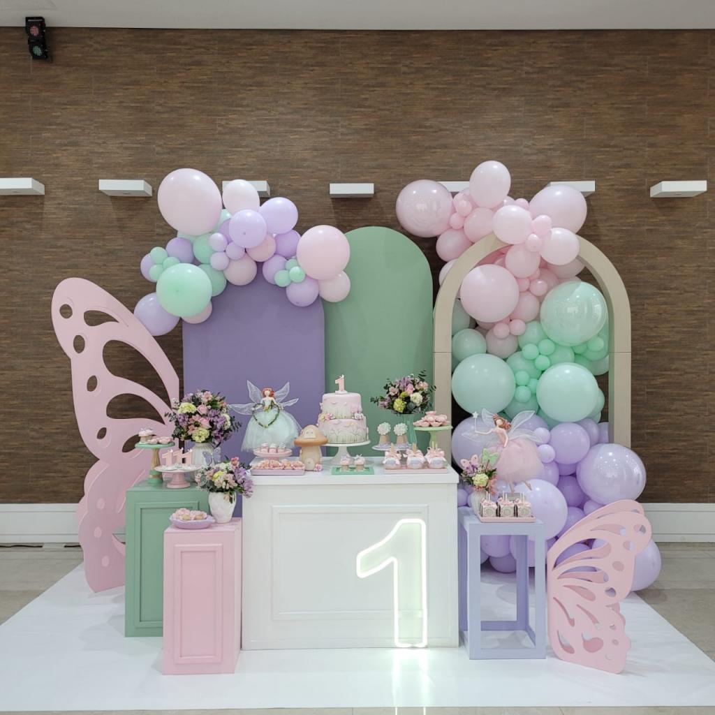 Mobiliário Rústico e Peças Decorativas para o Tema Jardim Encantado