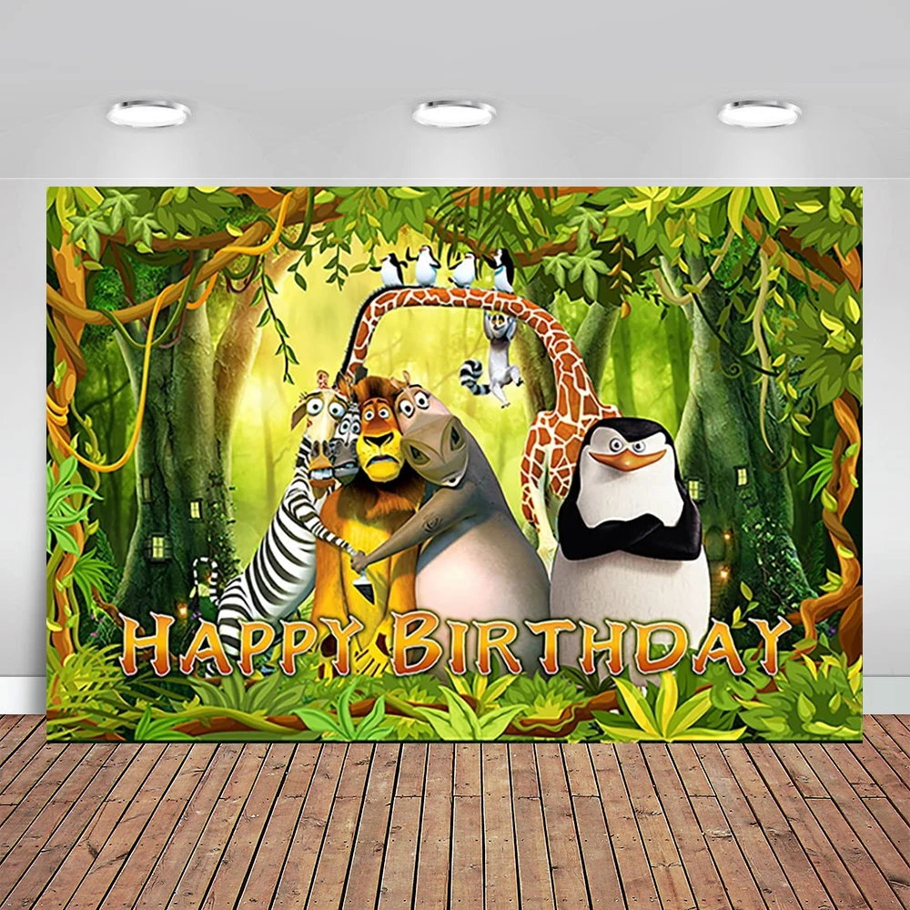 decoração Madagascar simples vs decoração Madagascar completa