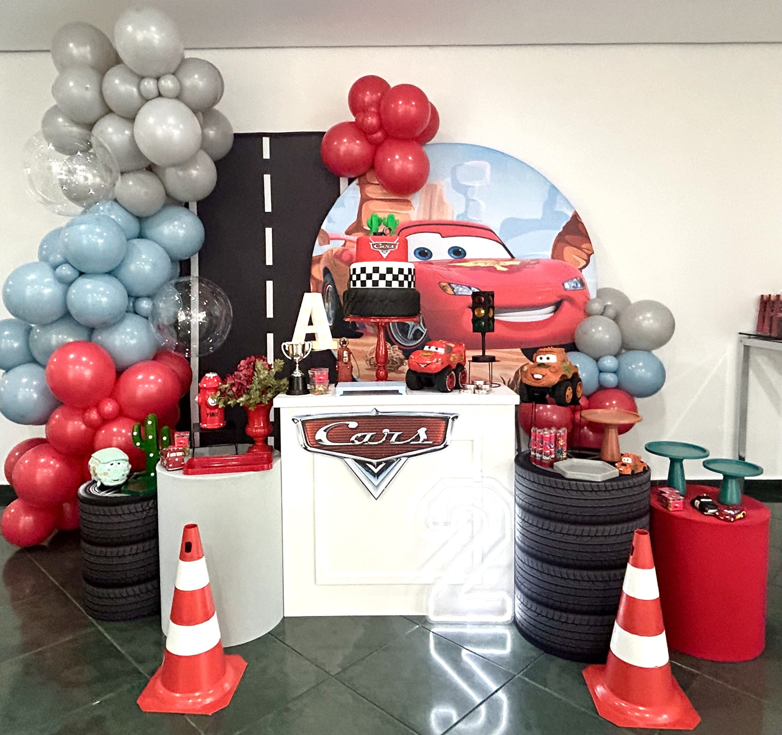 ideias de decoração festa infantil relâmpago mcqueen
